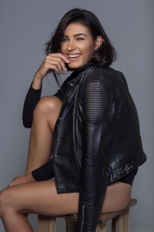 Camila Fernandes - foto 4