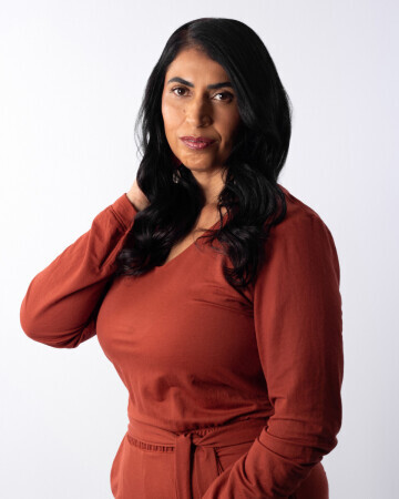 ERIKA DAMAZIU